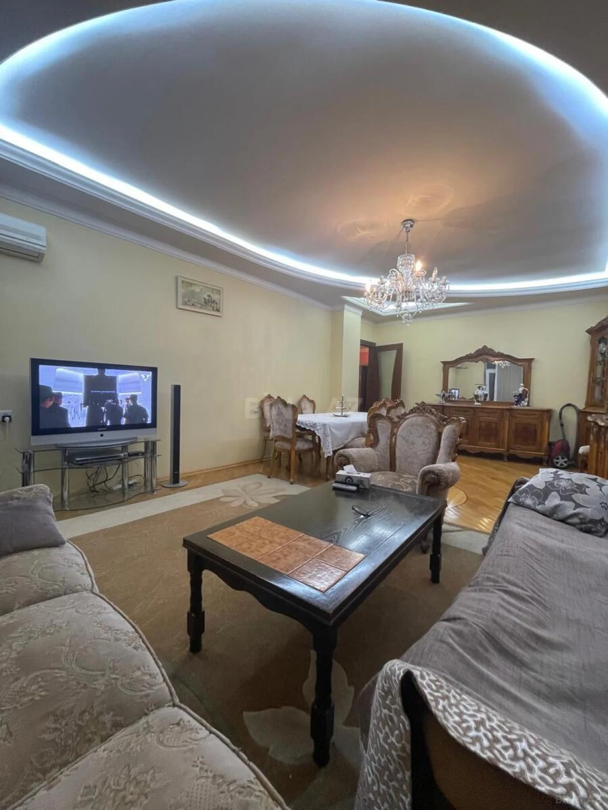 Satılır 3 otaqlı mənzil 145 m²
