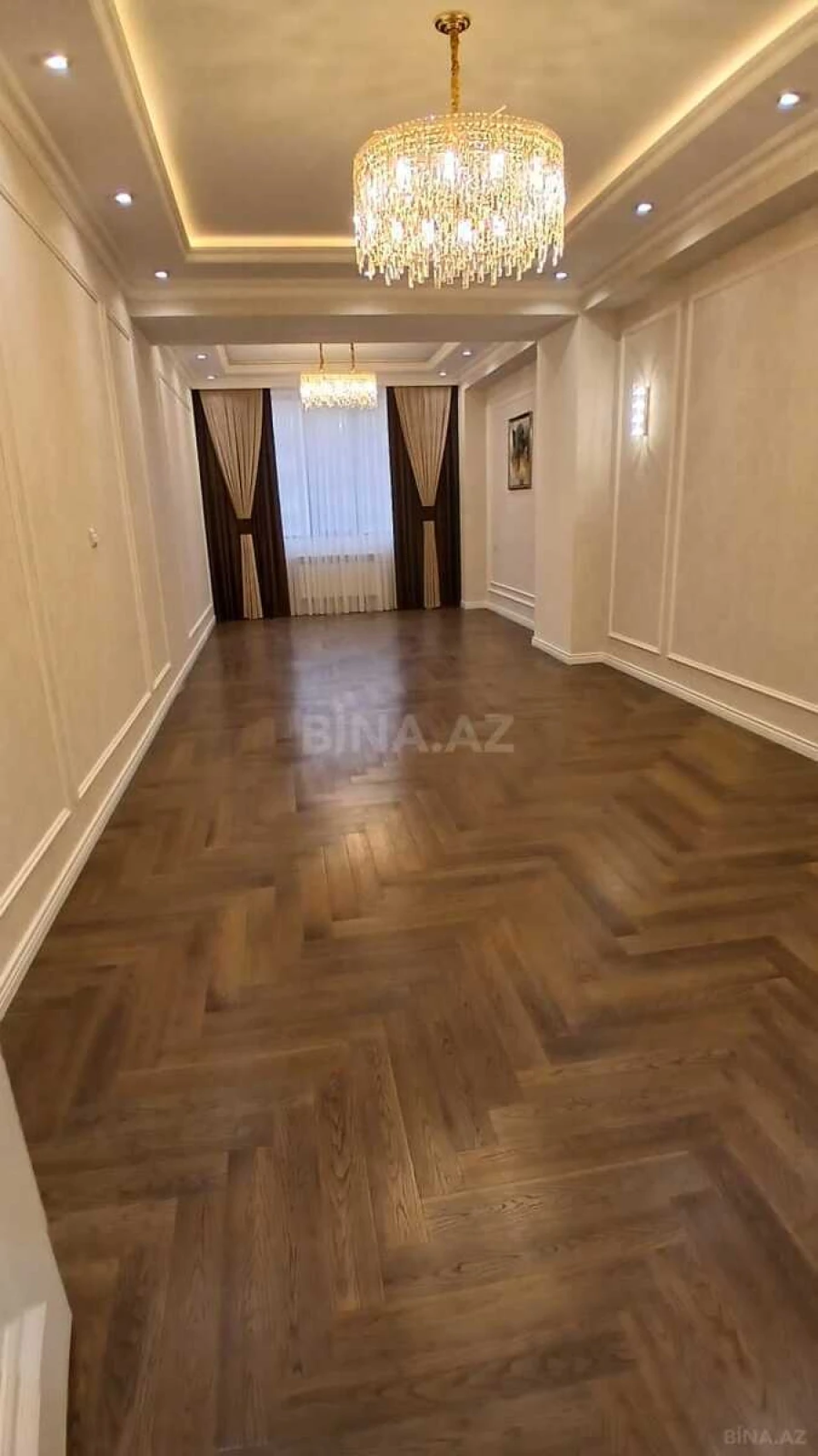 Satılır 4 otaqlı mənzil 173 m²
