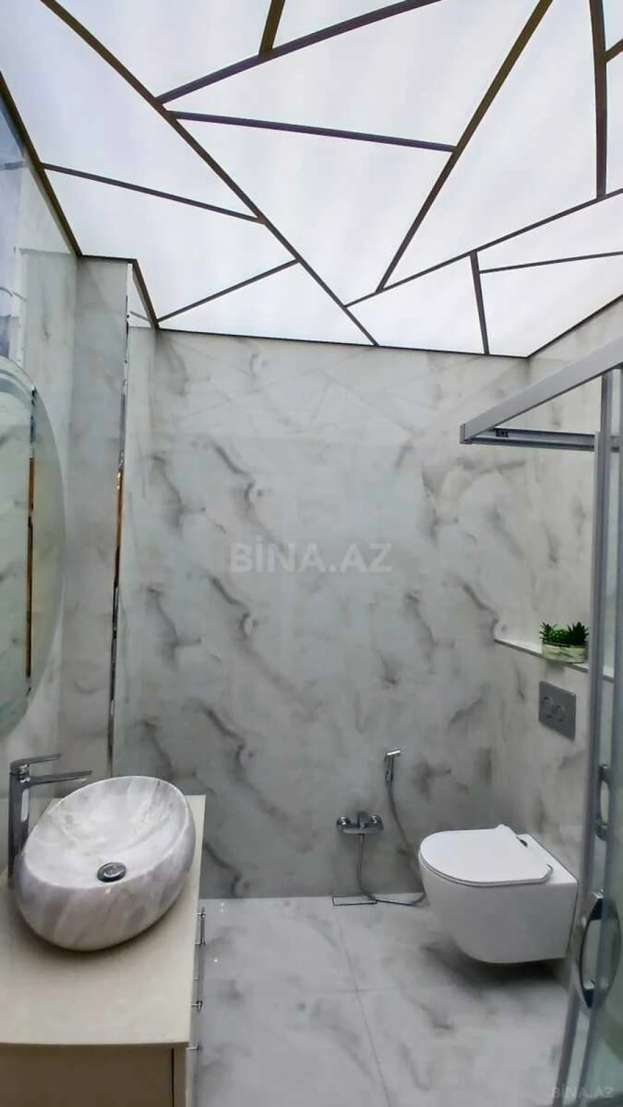 Satılır 4 otaqlı mənzil 173 m²