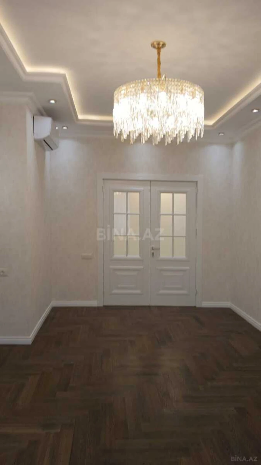 Satılır 4 otaqlı mənzil 173 m²
