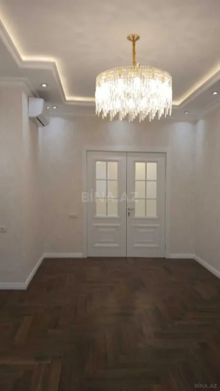 Satılır 4 otaqlı mənzil 173 m²
