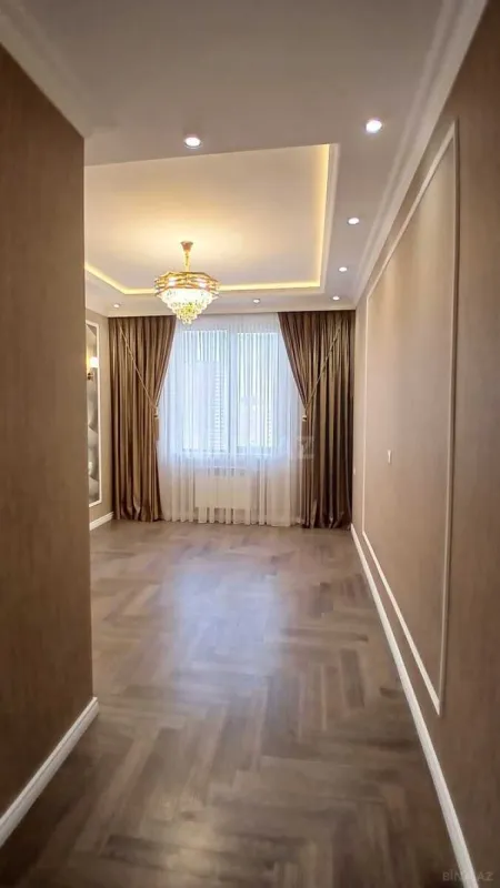 Satılır 4 otaqlı mənzil 173 m²