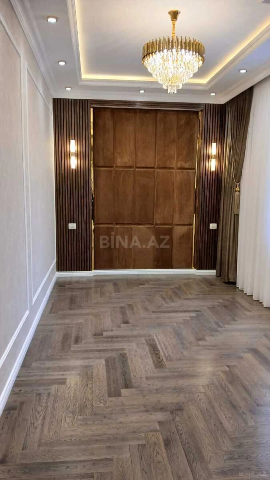 Satılır 4 otaqlı mənzil 173 m²