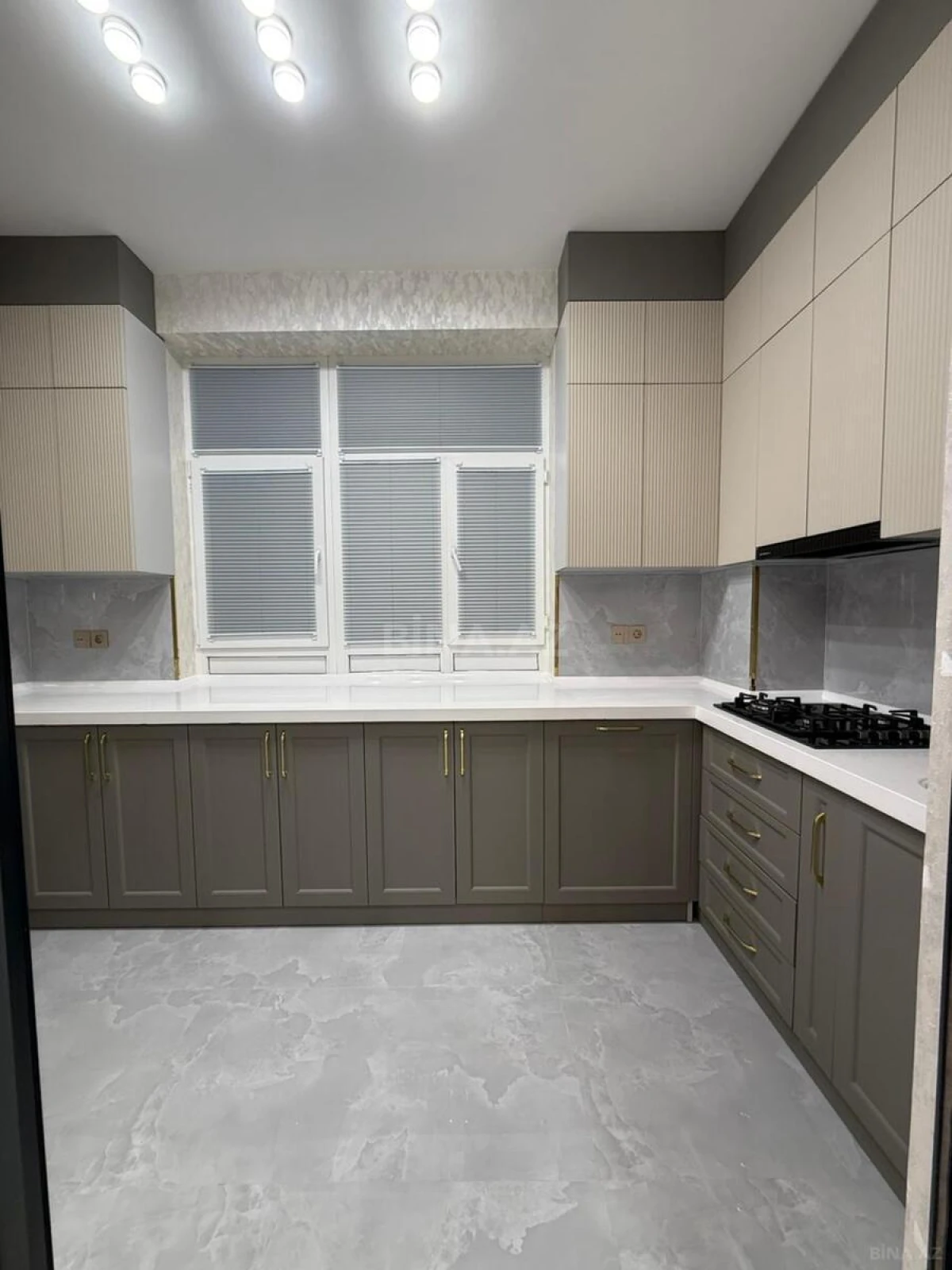Satılır 3 otaqlı mənzil 96 m²