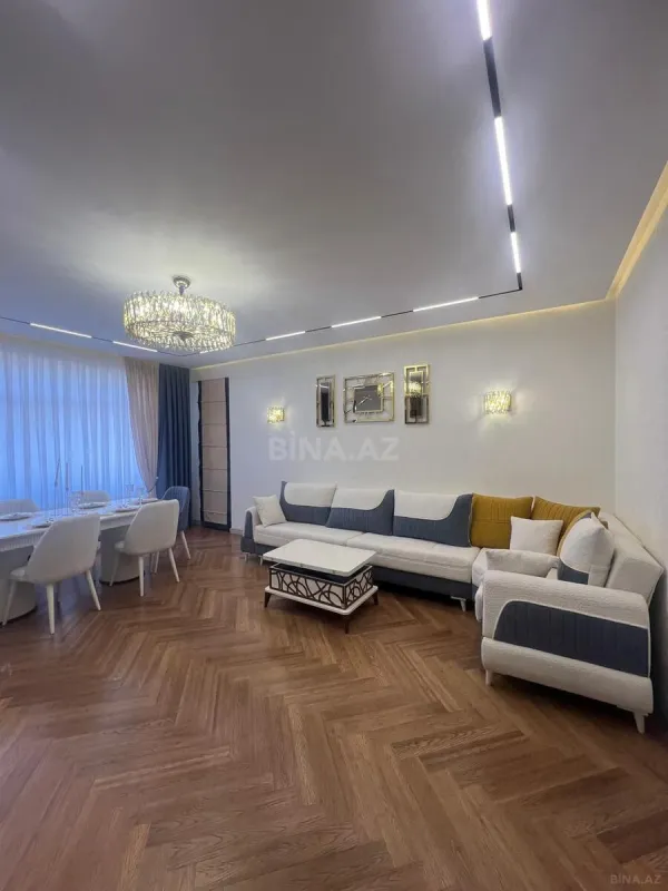 Satılır 3 otaqlı mənzil 108 m²