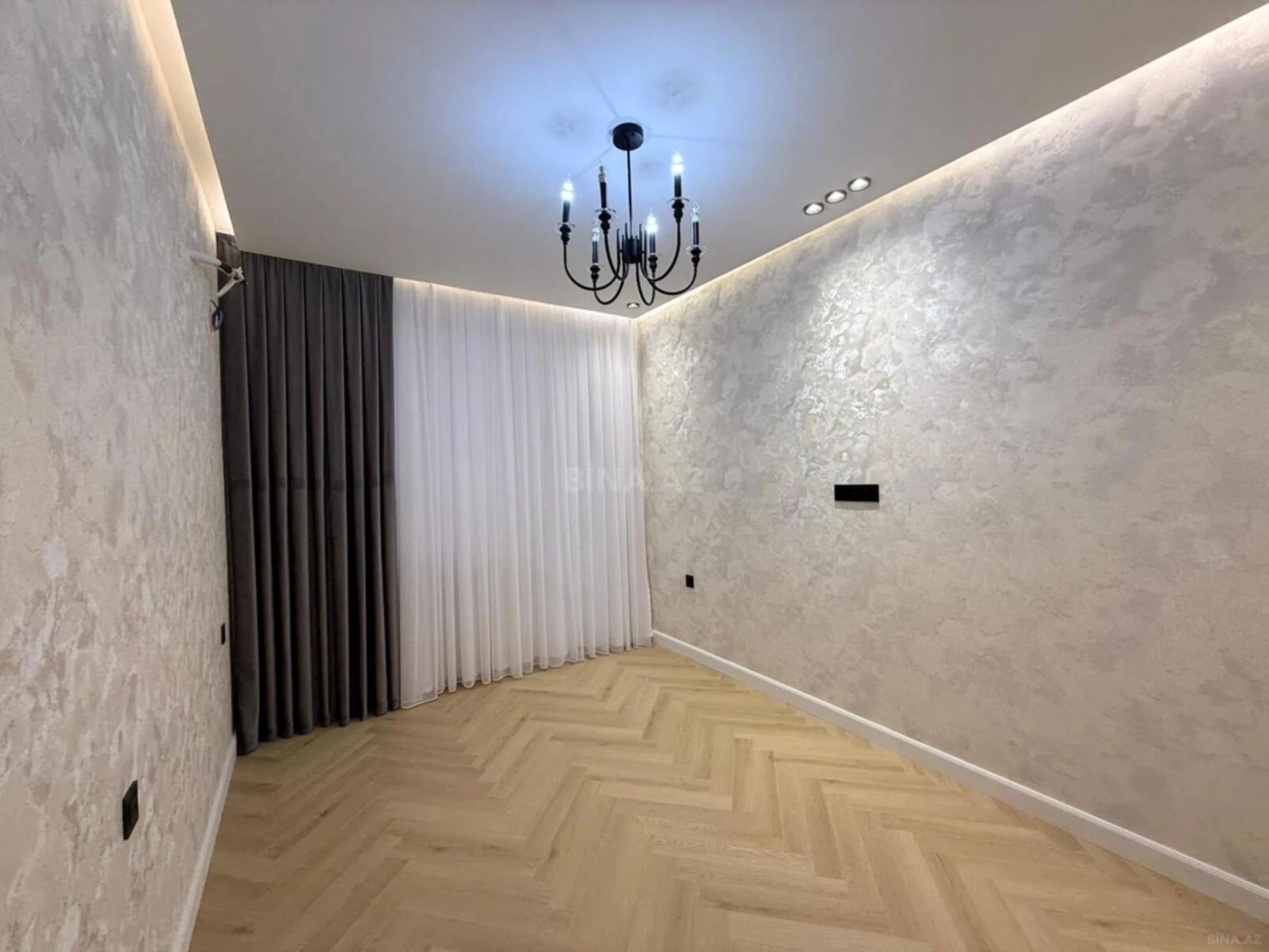 Satılır 2 otaqlı mənzil 80 m²