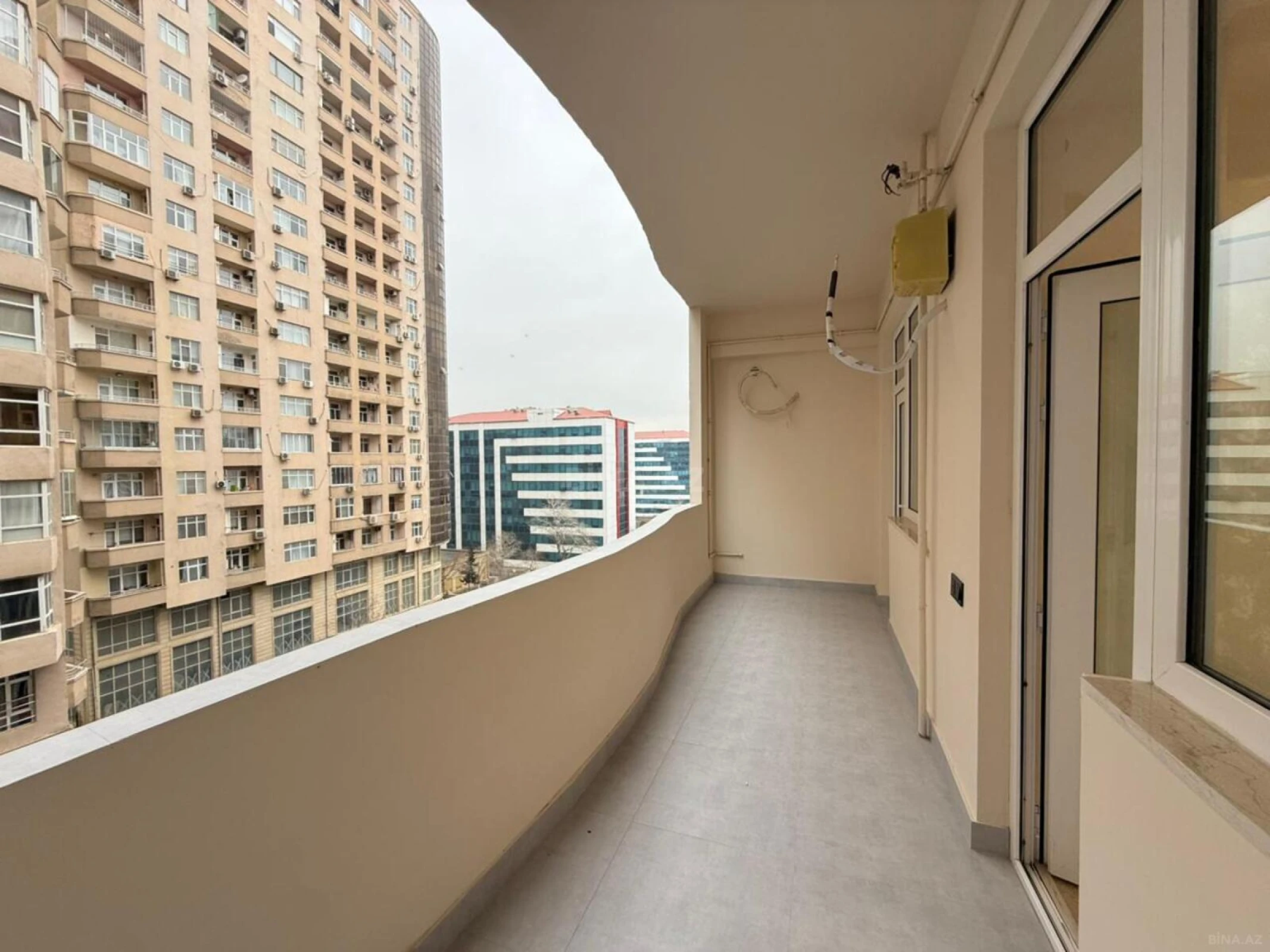 Satılır 2 otaqlı mənzil 80 m²