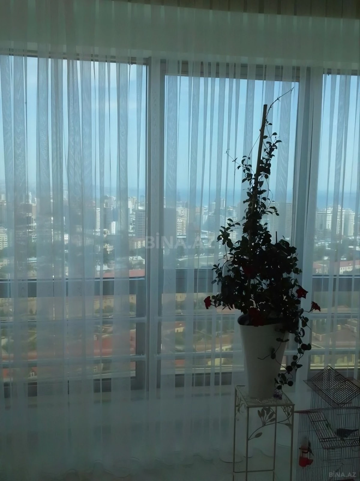 Kirayə verilir 2 otaqlı mənzil 90 m²