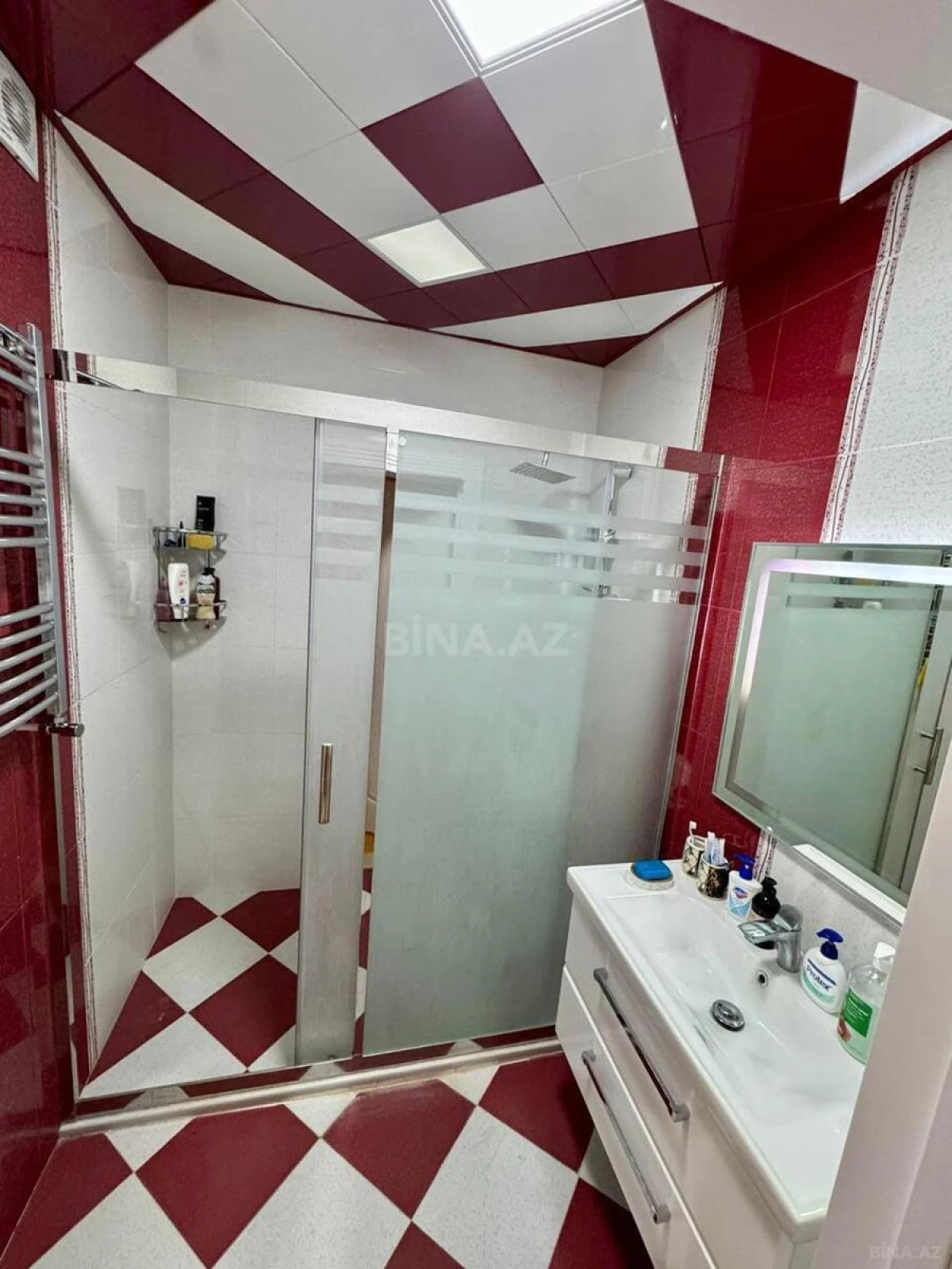 Satılır 3 otaqlı mənzil 135 m²