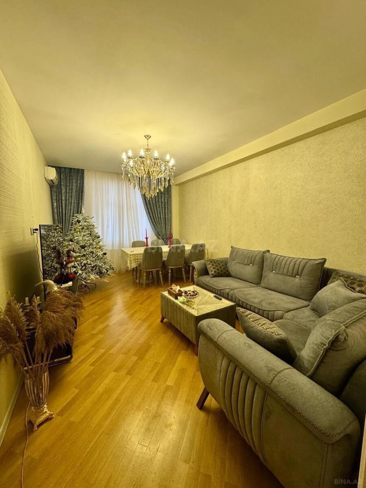 Satılır 3 otaqlı mənzil 135 m²