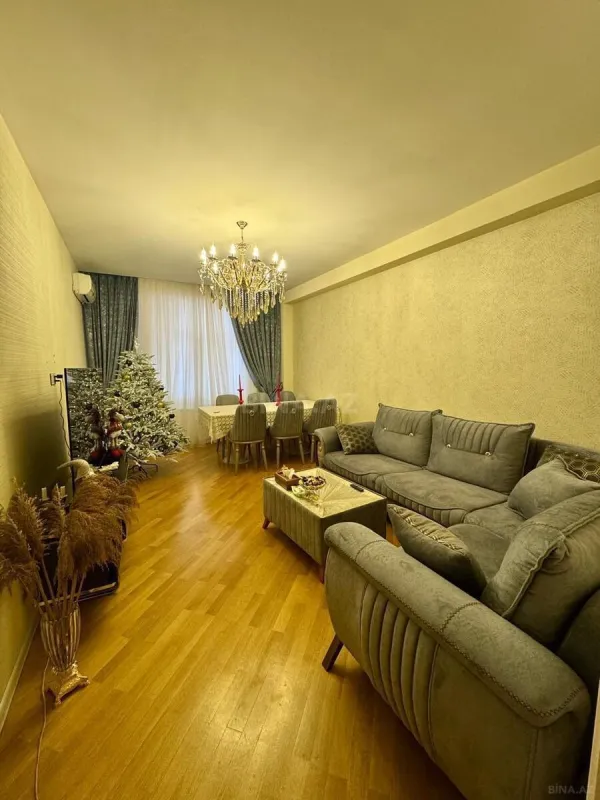 Satılır 3 otaqlı mənzil 135 m²