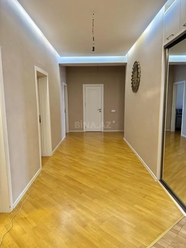Satılır 3 otaqlı mənzil 135 m²