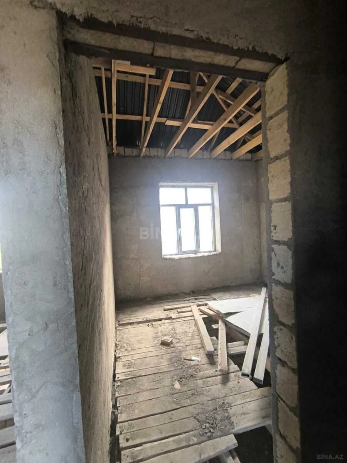 Satılır 6 otaqlı həyət evi 140 m²