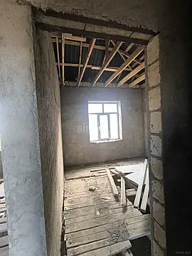 Satılır 6 otaqlı həyət evi 140 m²