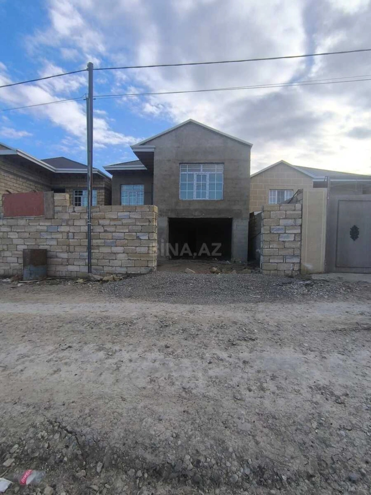 Satılır 6 otaqlı həyət evi 140 m²