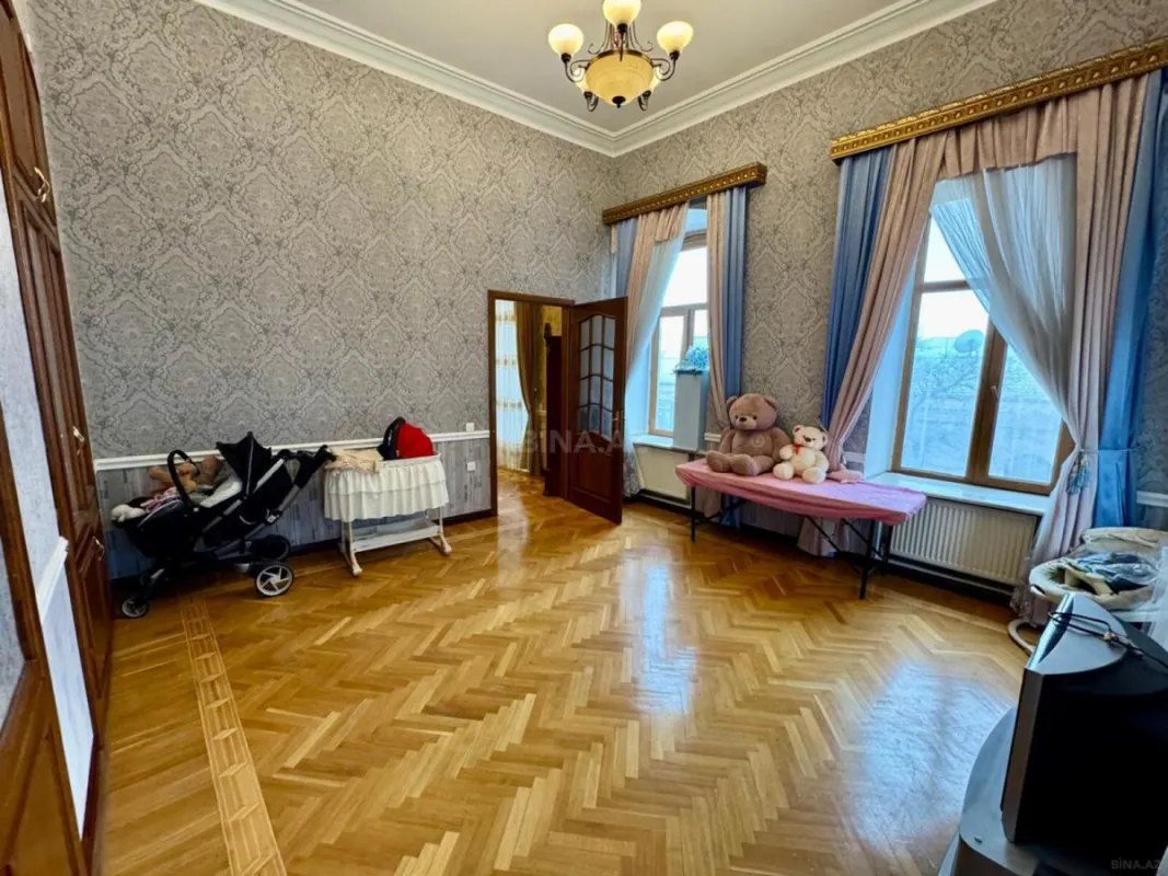 Kirayə verilir 4 otaqlı ofis 200 m²