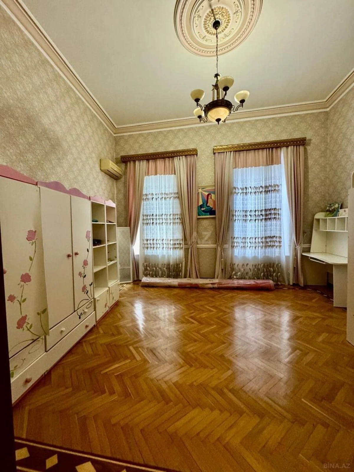 Kirayə verilir 4 otaqlı ofis 200 m²