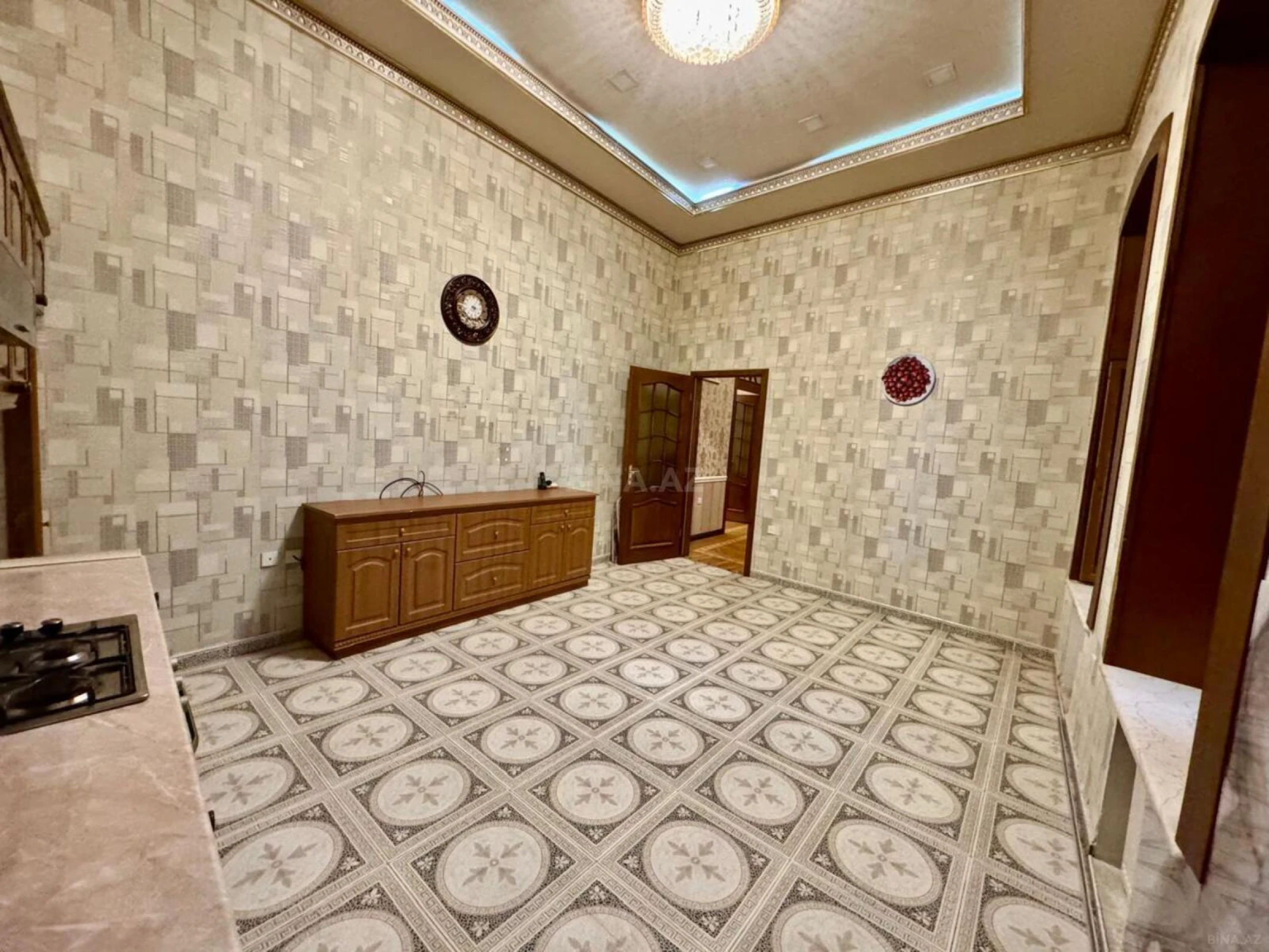 Kirayə verilir 4 otaqlı ofis 200 m²