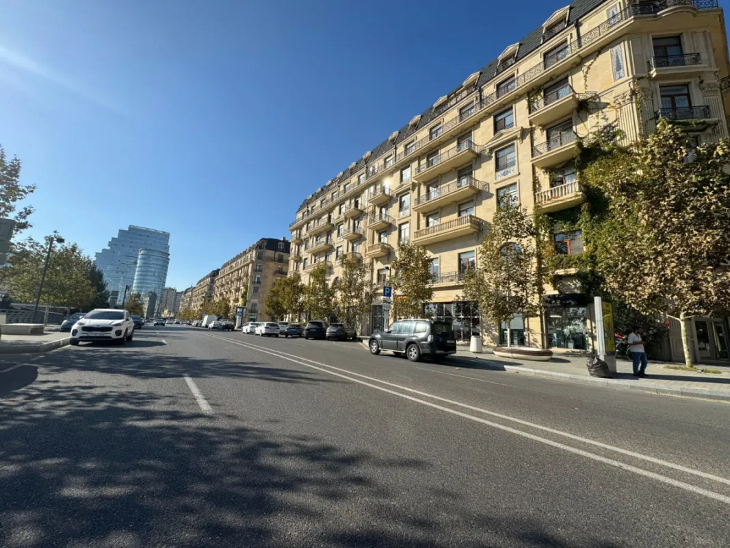 Kirayə verilir 4 otaqlı ofis 170 m²