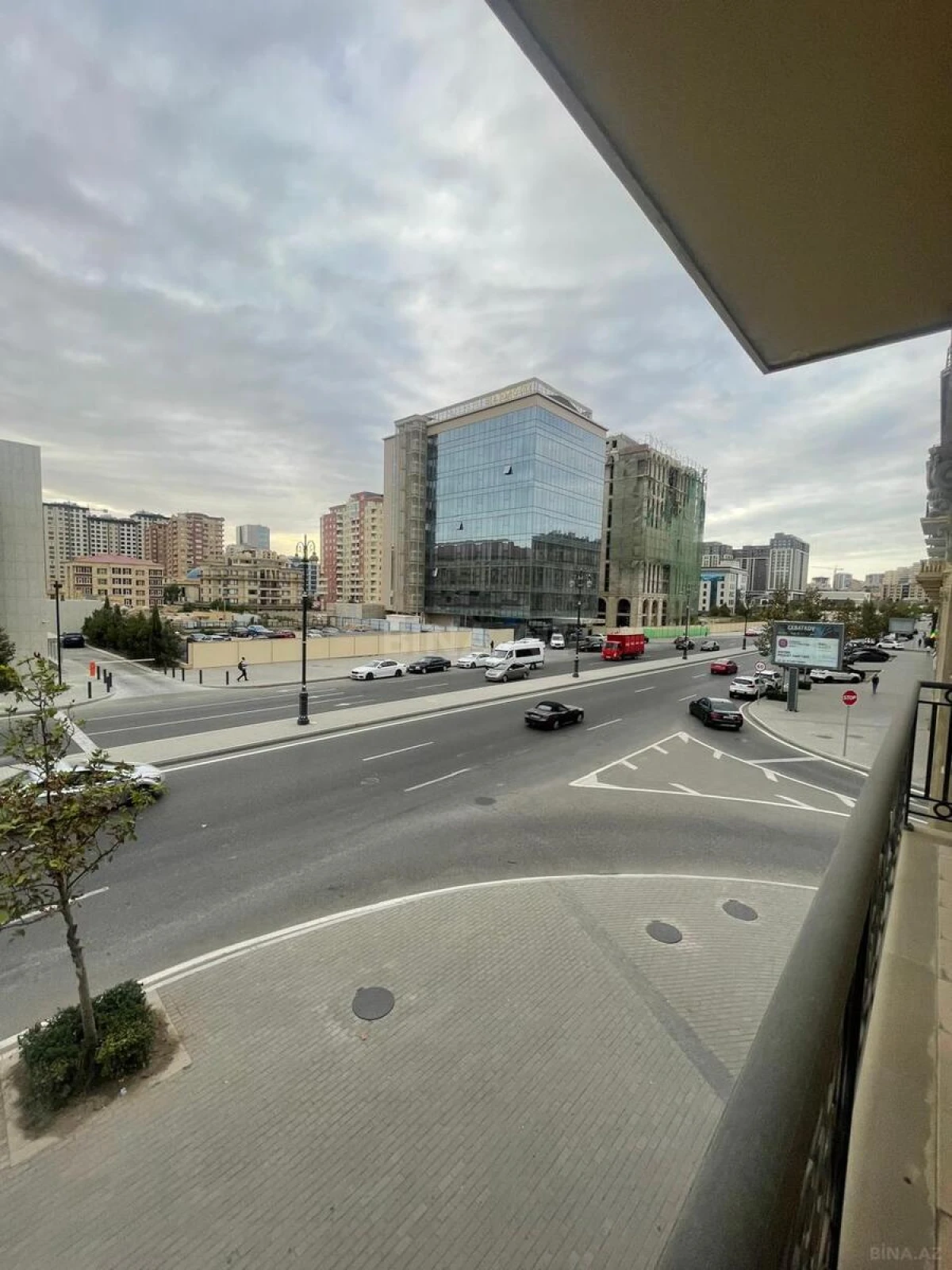 Kirayə verilir 4 otaqlı ofis 170 m²