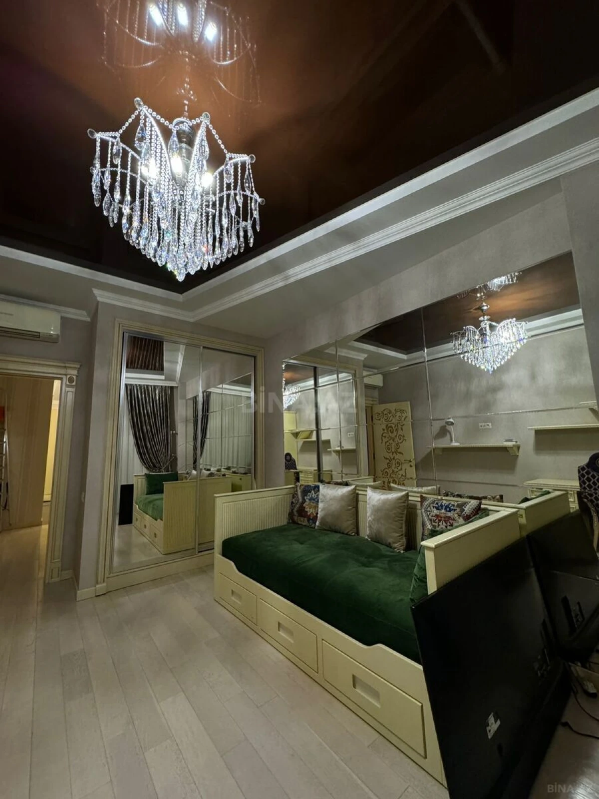 Kirayə verilir 4 otaqlı ofis 170 m²