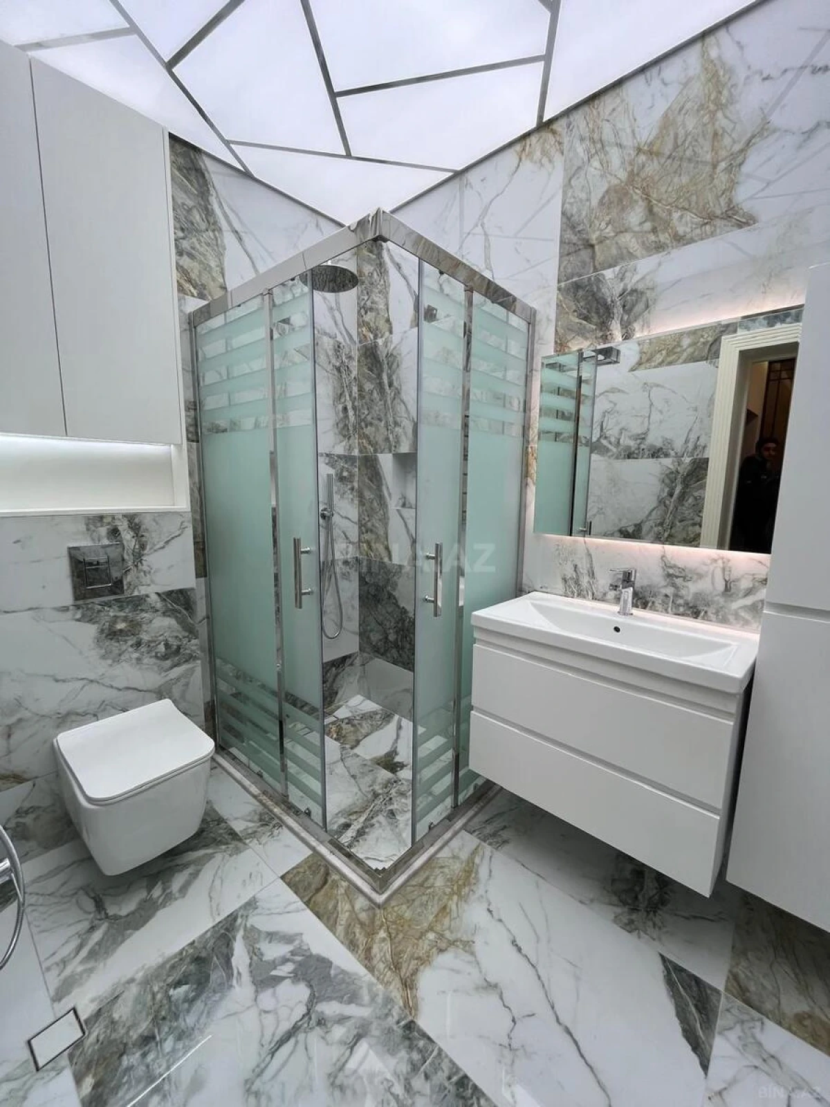 Satılır 2 otaqlı mənzil 68 m²