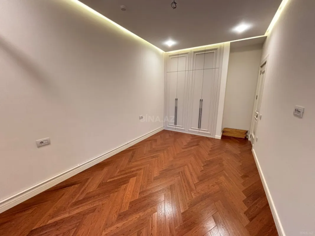 Satılır 2 otaqlı mənzil 68 m²