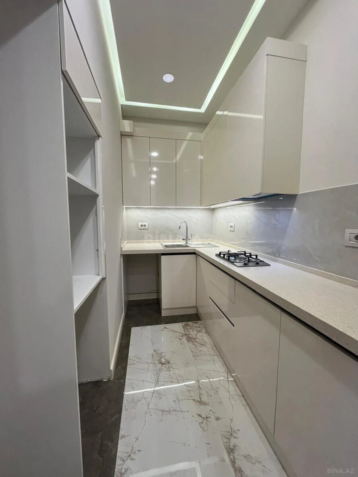 Satılır 2 otaqlı mənzil 68 m²