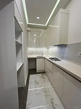 Satılır 2 otaqlı mənzil 68 m²