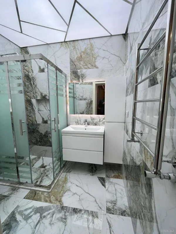 Satılır 2 otaqlı mənzil 68 m²