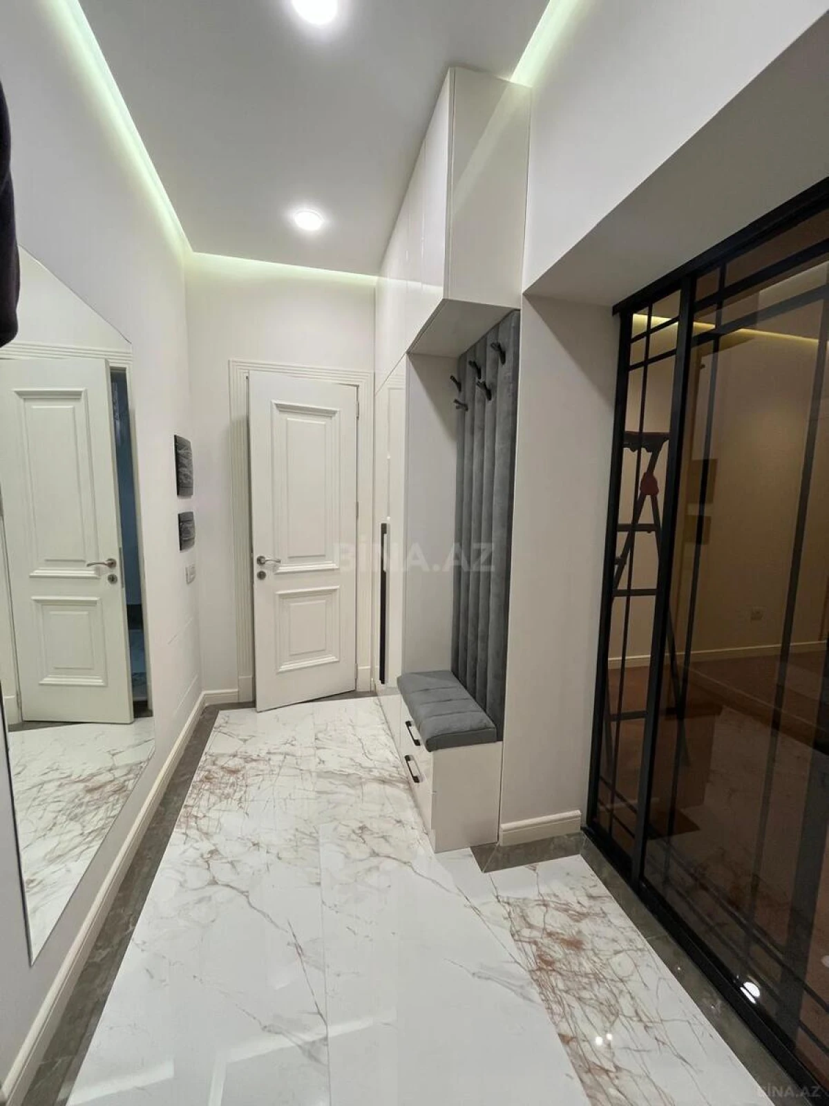 Satılır 2 otaqlı mənzil 68 m²