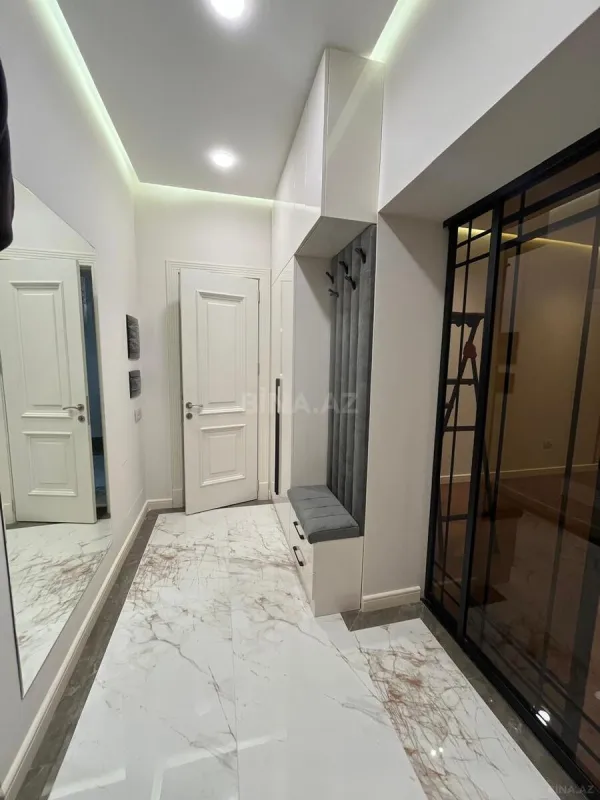 Satılır 2 otaqlı mənzil 68 m²