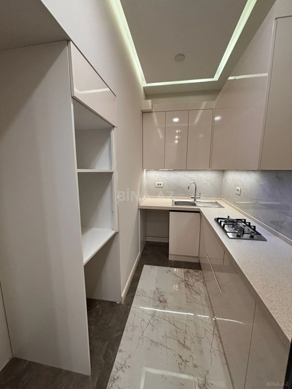 Satılır 2 otaqlı mənzil 68 m²
