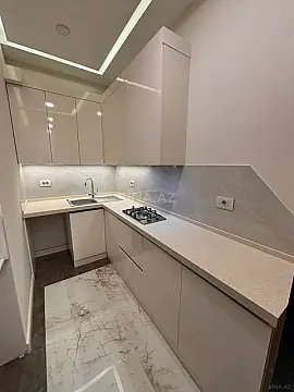 Satılır 2 otaqlı mənzil 68 m²
