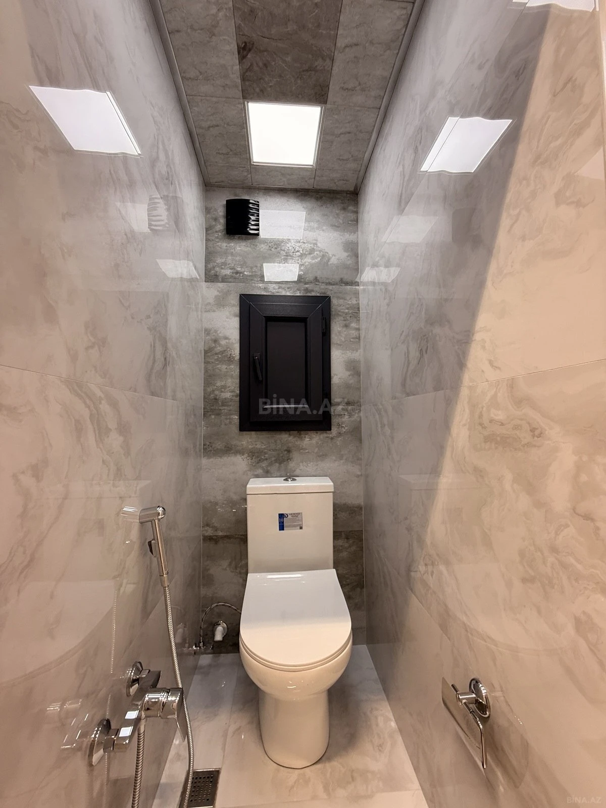 Satılır 2 otaqlı mənzil 65 m²