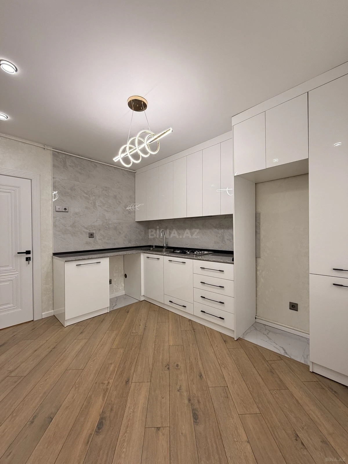 Satılır 2 otaqlı mənzil 65 m²