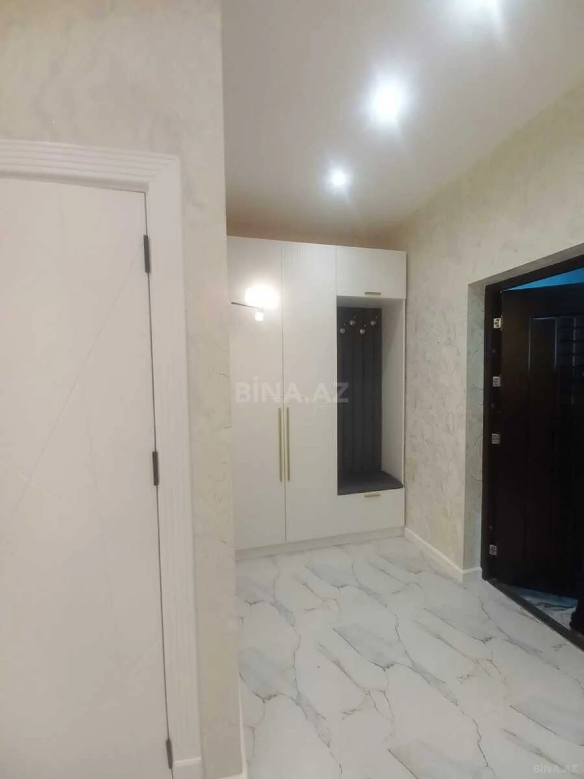 Satılır 2 otaqlı mənzil 62 m²