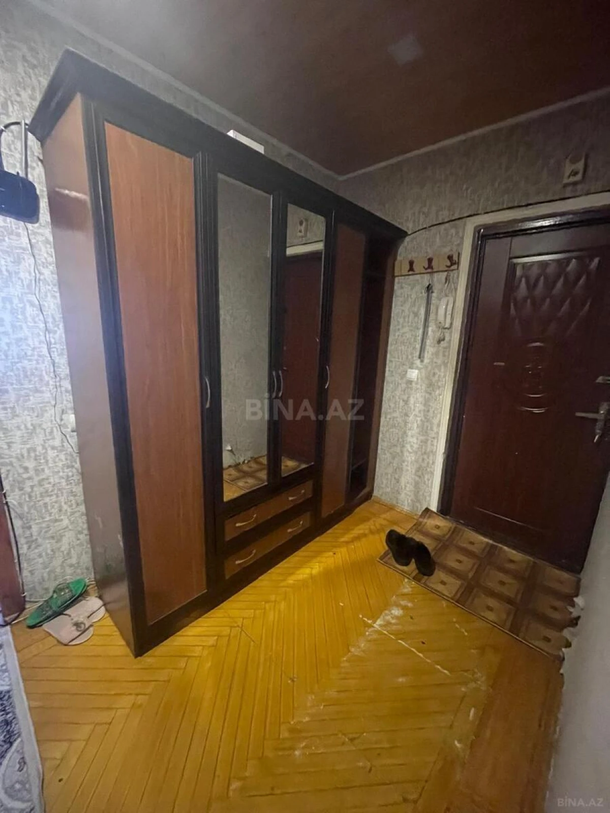 Satılır 5 otaqlı mənzil 120 m²