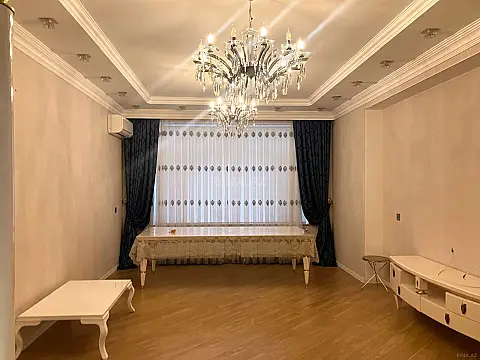 Satılır 3 otaqlı mənzil 140 m²
