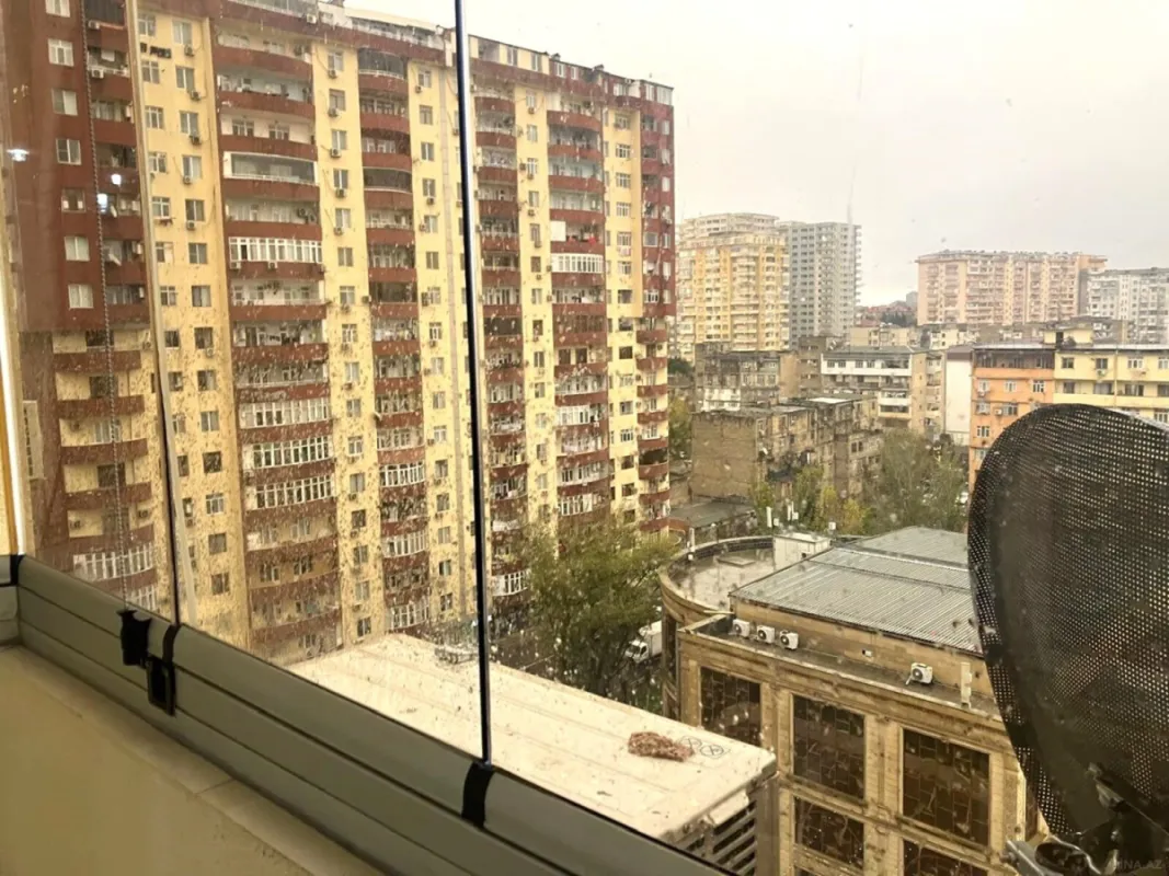 Satılır 3 otaqlı mənzil 140 m²