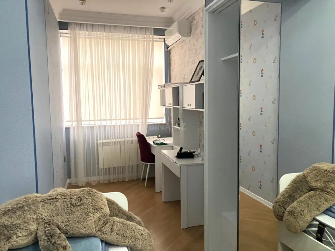 Satılır 3 otaqlı mənzil 140 m²