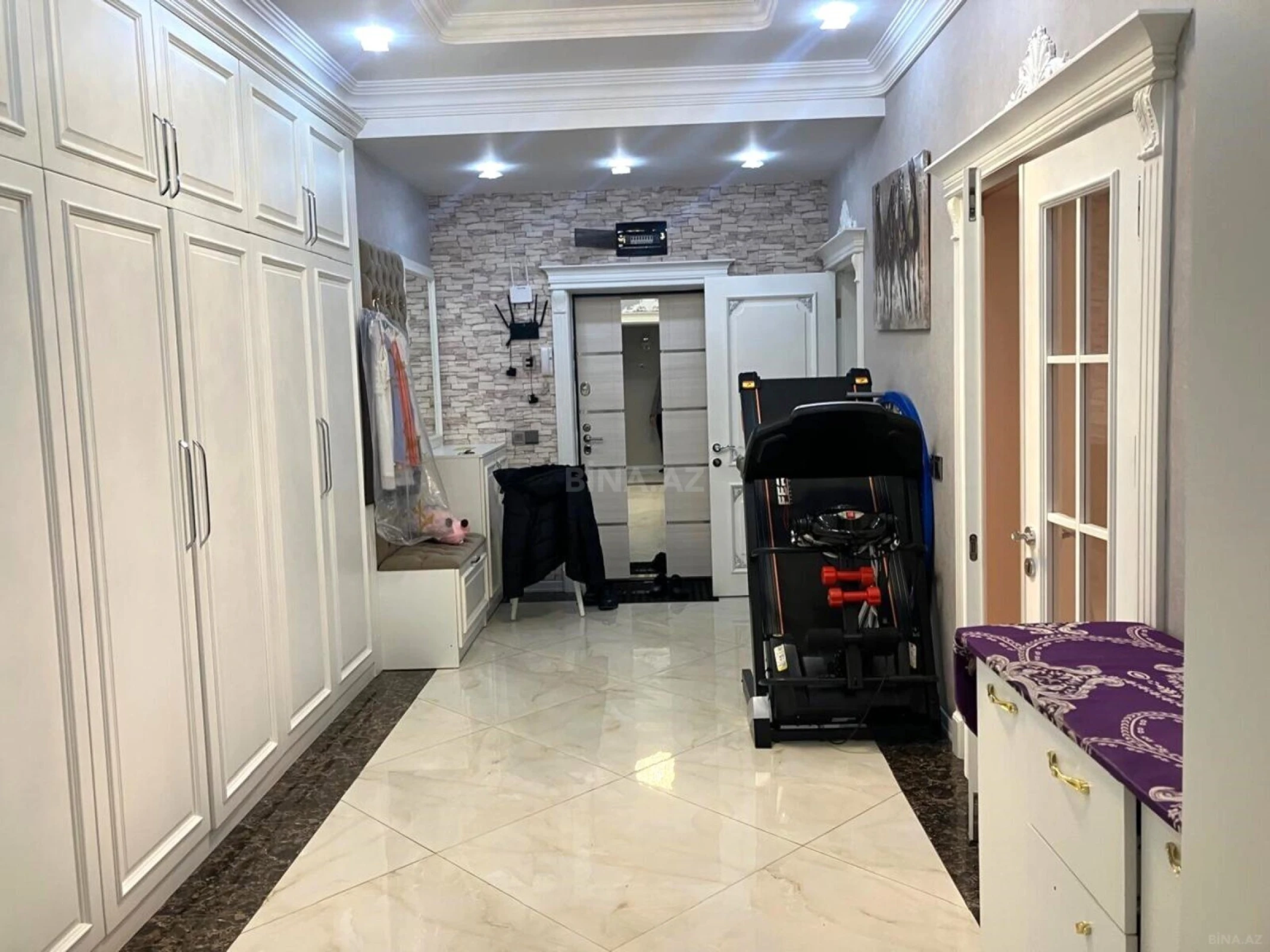 Satılır 3 otaqlı mənzil 140 m²