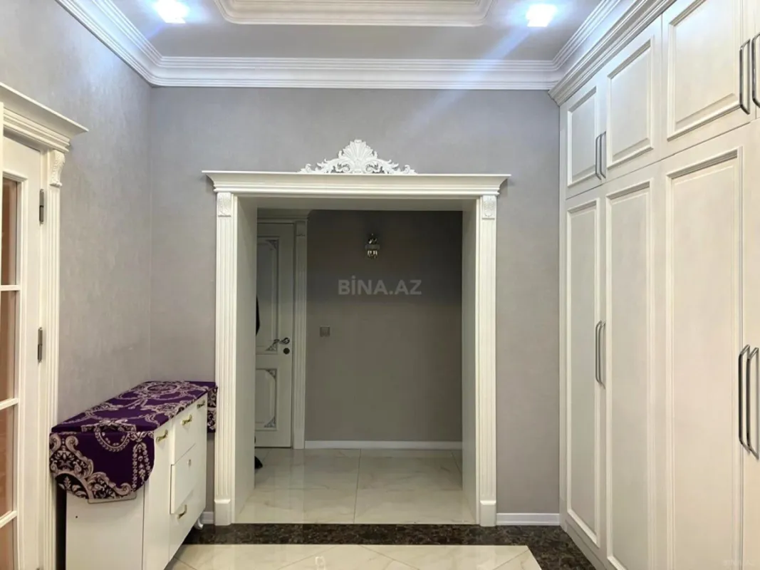 Satılır 3 otaqlı mənzil 140 m²