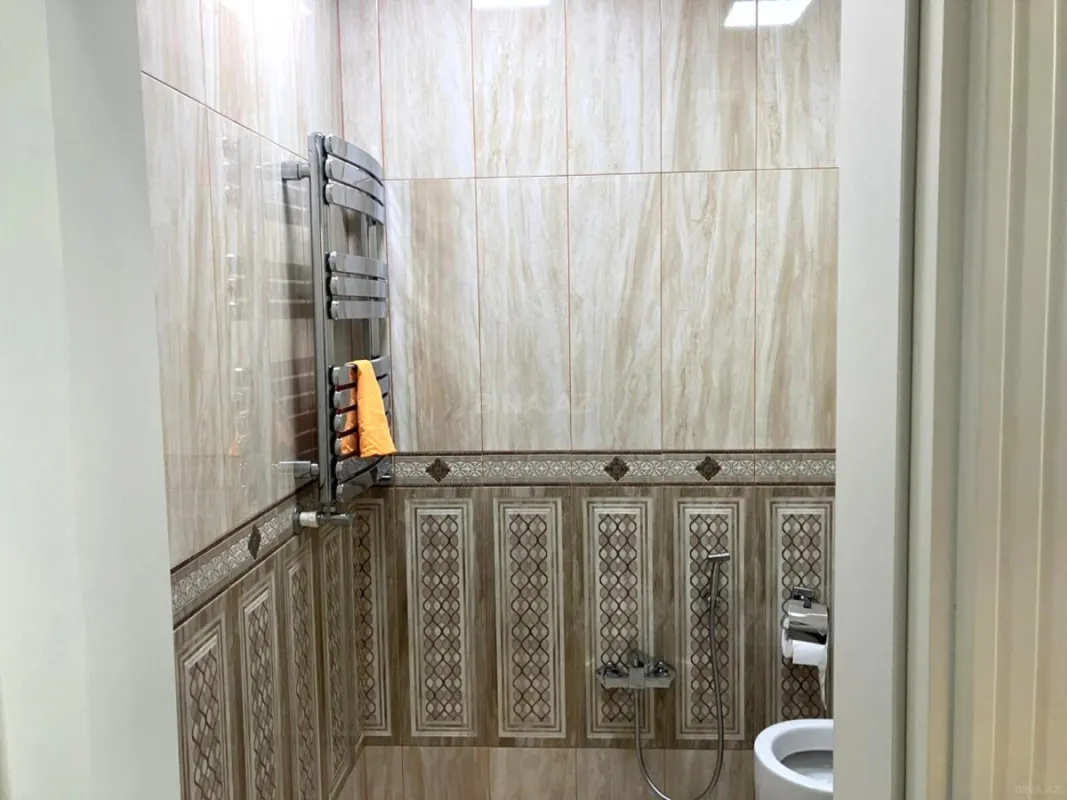 Satılır 3 otaqlı mənzil 140 m²