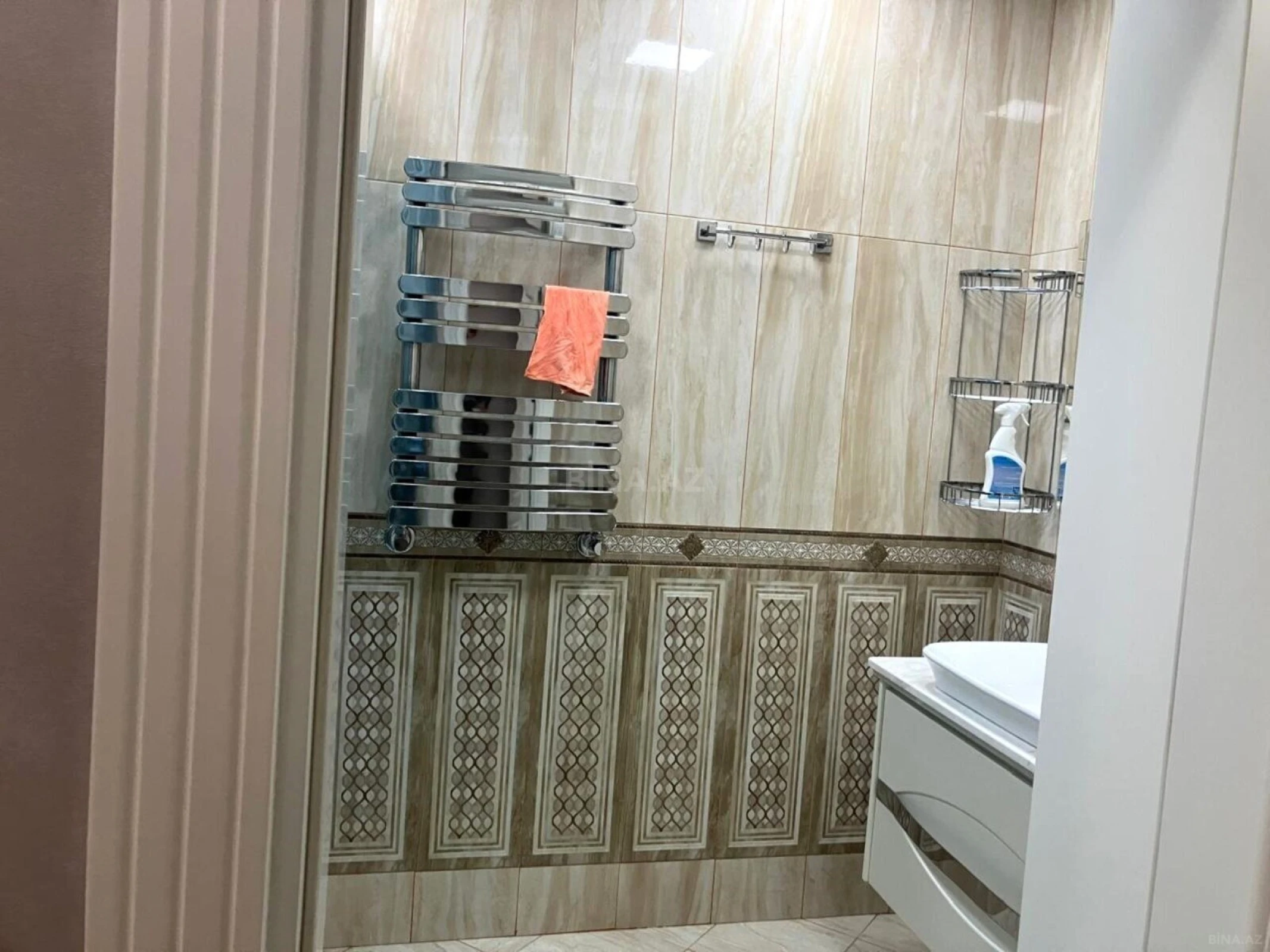 Satılır 3 otaqlı mənzil 140 m²