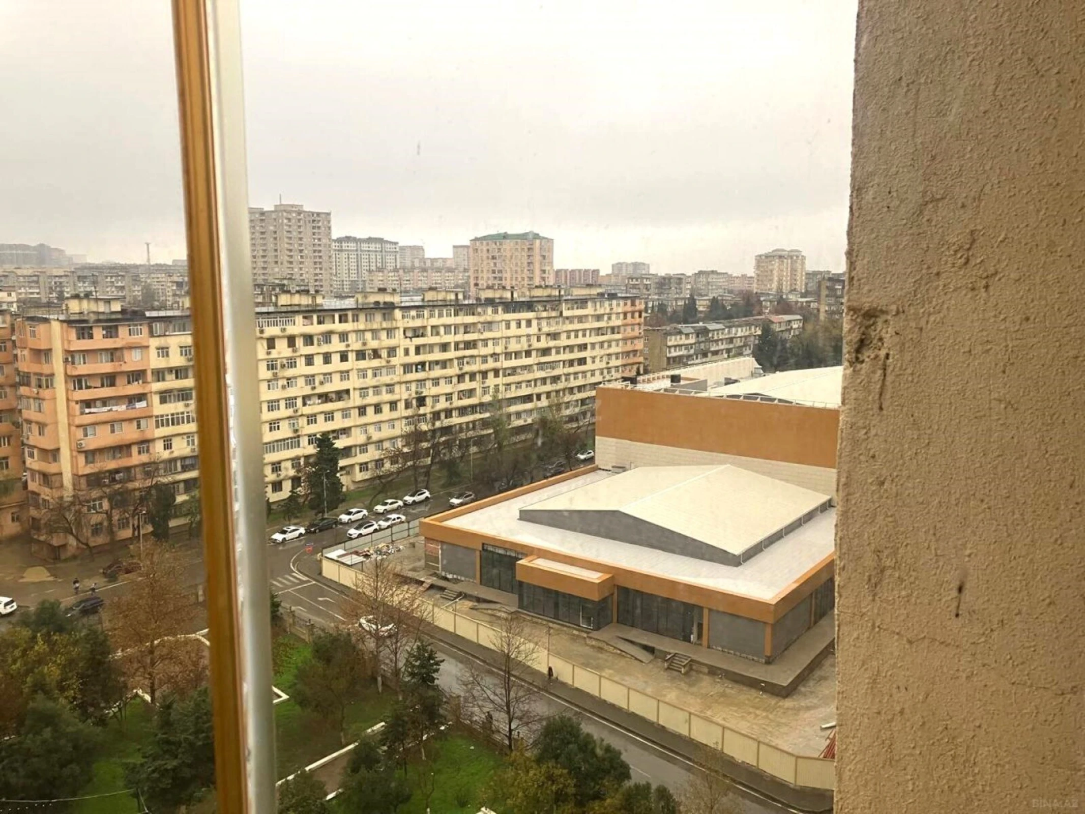 Satılır 3 otaqlı mənzil 140 m²