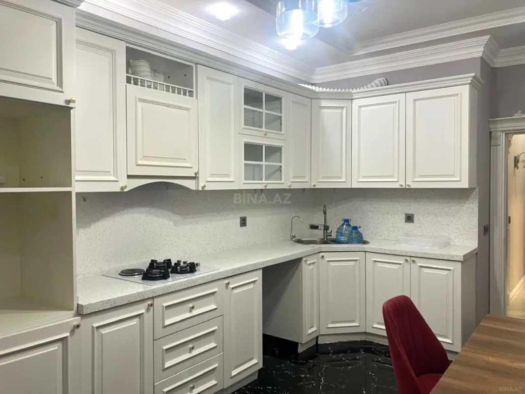 Satılır 3 otaqlı mənzil 140 m²