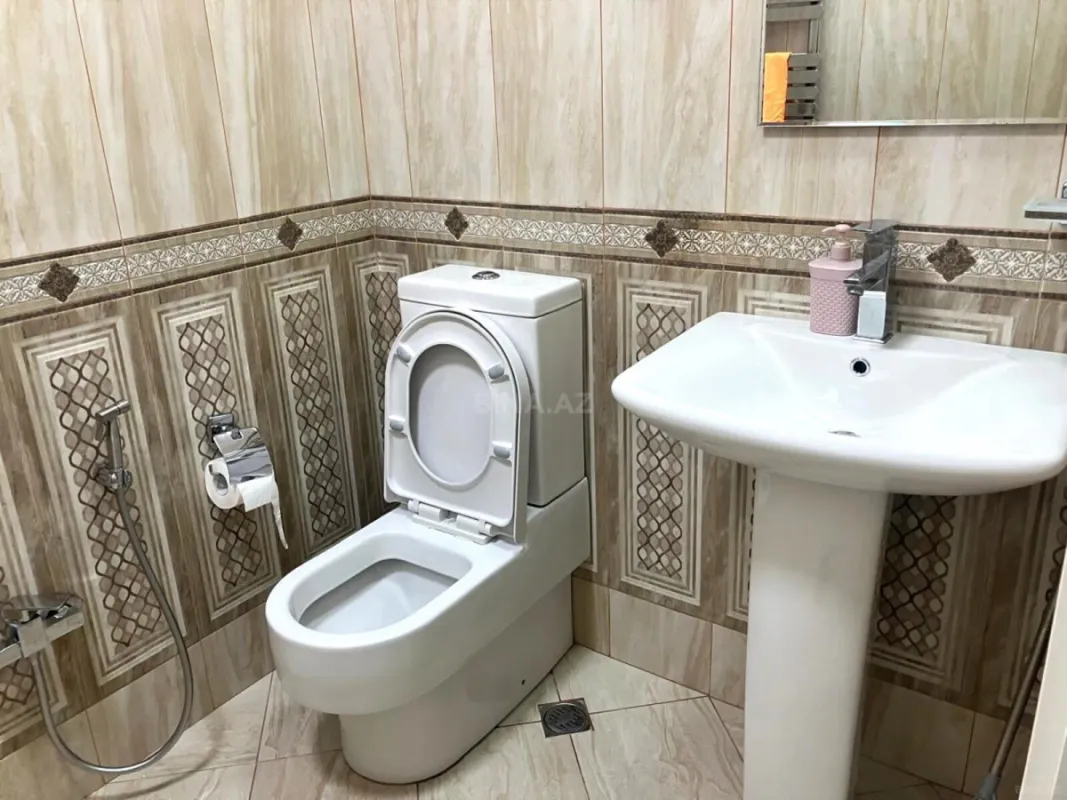 Satılır 3 otaqlı mənzil 140 m²