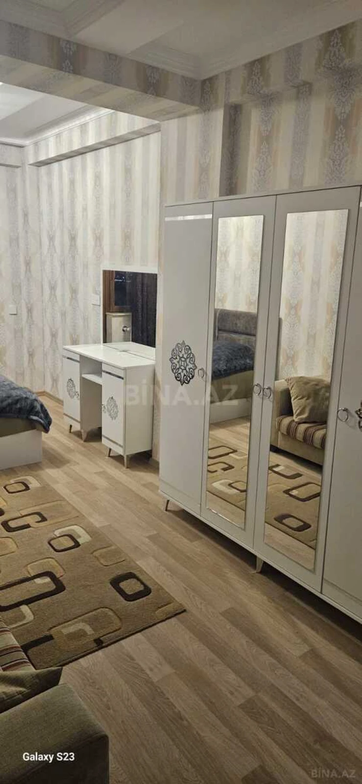 Kirayə verilir 2 otaqlı mənzil 75 m²
