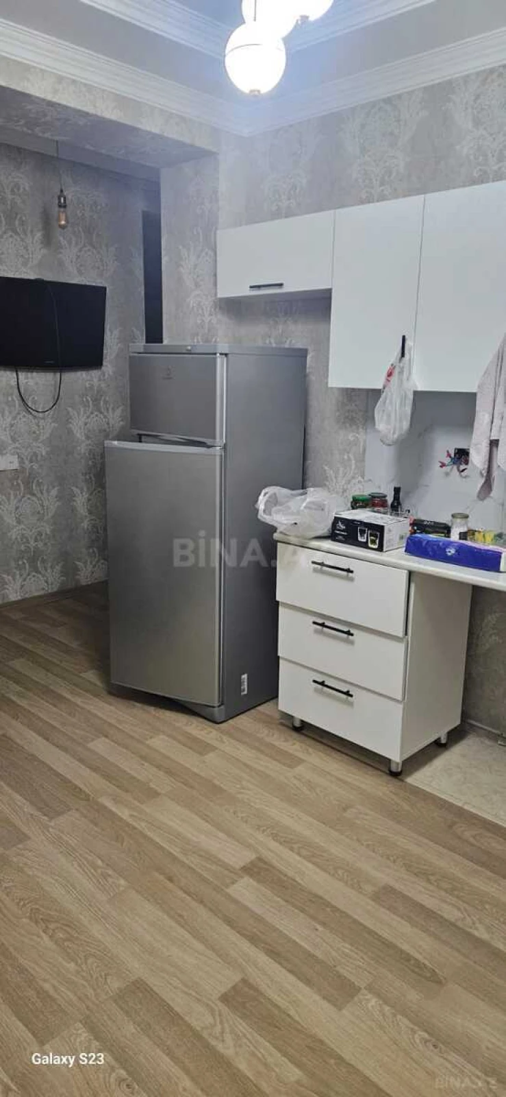 Kirayə verilir 2 otaqlı mənzil 75 m²